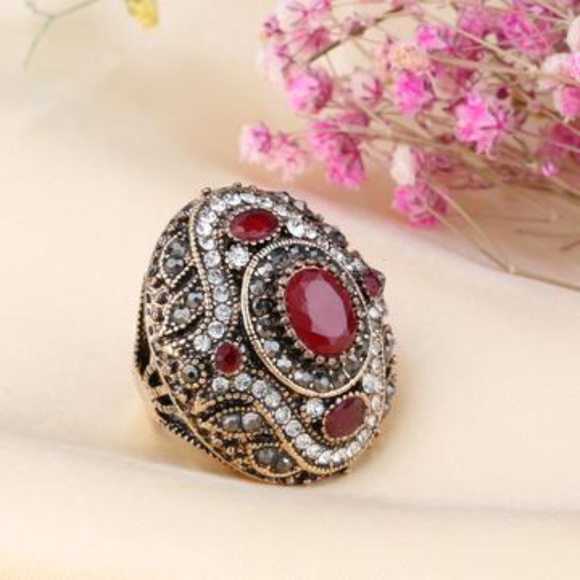 Retro Ring - Picture 2 of 3